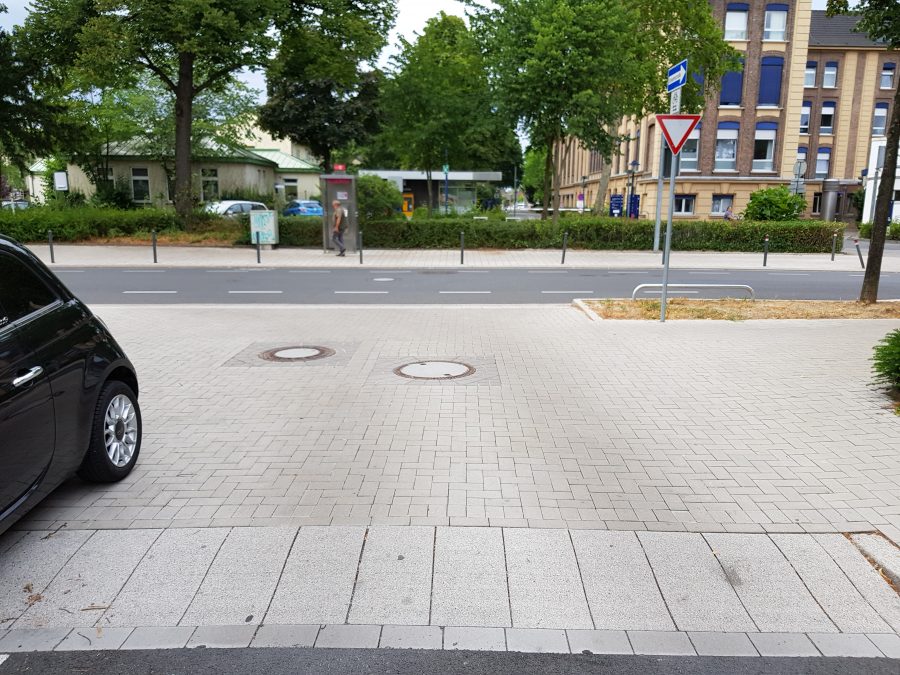 Einfahrt in die Ehrlichstraße